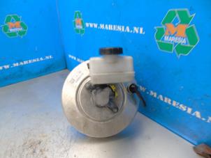 Gebruikte Rembol Renault Twingo III (AH) 0.9 Energy TCE 90 12V Prijs € 68,25 Margeregeling aangeboden door Maresia Auto Recycling B.V.