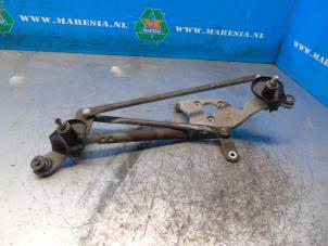 Gebruikte Ruitenwis Mechaniek Toyota Yaris II (P9) 1.33 16V Dual VVT-I Prijs € 26,25 Margeregeling aangeboden door Maresia Auto Recycling B.V.