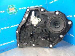 Gebruikte Raammechaniek 4Deurs links-achter Ford Puma 1.0 Ti-VCT EcoBoost mHEV 12V Prijs € 157,50 Margeregeling aangeboden door Maresia Auto Recycling B.V.