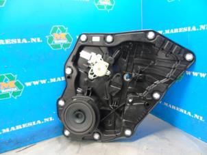 Gebruikte Ruitmechaniek 4Deurs rechts-achter Ford Puma 1.0 Ti-VCT EcoBoost mHEV 12V Prijs € 157,50 Margeregeling aangeboden door Maresia Auto Recycling B.V.