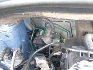 Gebruikte ABS Pomp Renault Clio III Estate/Grandtour (KR) 1.2 16V Prijs € 52,50 Margeregeling aangeboden door Maresia Auto Recycling B.V.