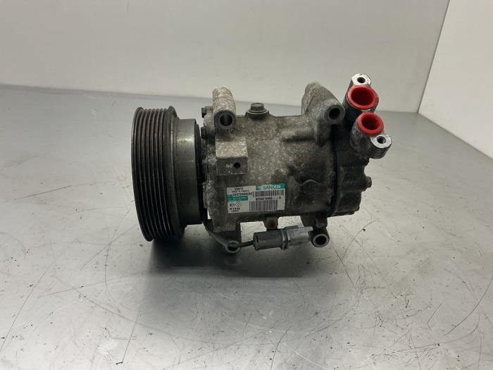 Gebruikte Aircopomp Renault Clio III Estate/Grandtour (KR) 1.2 16V Prijs € 52,50 Margeregeling aangeboden door Maresia Auto Recycling B.V.