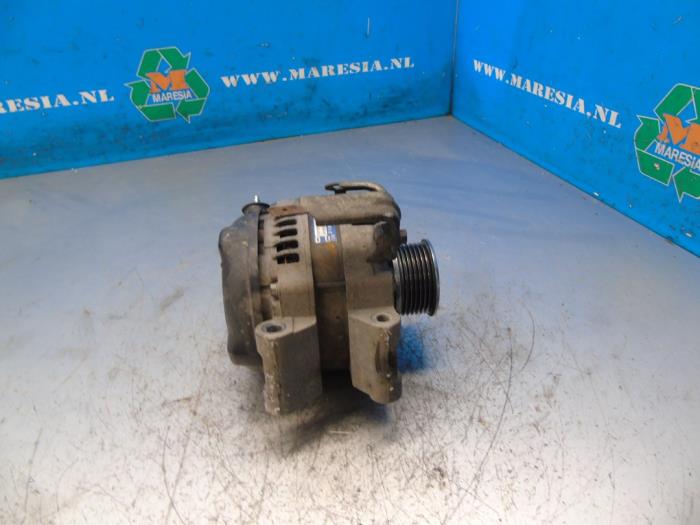 Gebruikte Alternator Toyota RAV4 (A3) 2.2 D-4D-F 16V 4x4 Prijs € 78,75 Margeregeling aangeboden door Maresia Auto Recycling B.V.