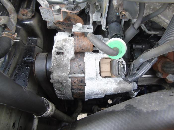 Gebruikte Dynamo Mitsubishi Lancer Sportback (CX) 1.8 DI-D MIVEC 16V Prijs € 47,25 Margeregeling aangeboden door Maresia Auto Recycling B.V.