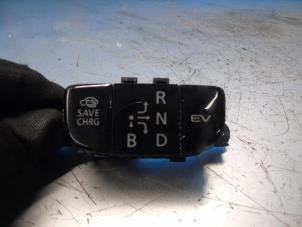 Gebruikte Schakelaar Mitsubishi Eclipse Cross (GK/GL) 2.4 16V PHEV 4x4 Prijs € 36,75 Margeregeling aangeboden door Maresia Auto Recycling B.V.