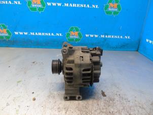 Gebruikte Dynamo Mercedes B (W245) 1.5 B-160 16V Prijs € 26,25 Margeregeling aangeboden door Maresia Auto Recycling B.V.