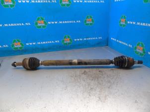 Gebruikte Steekas rechts-voor Kia Pro cee'd (JDB3) Prijs € 105,00 Margeregeling aangeboden door Maresia Auto Recycling B.V.