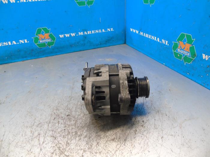 Gebruikte Dynamo Opel Antara (LA6) 2.2 CDTI 16V 4x2 Prijs € 42,00 Margeregeling aangeboden door Maresia Auto Recycling B.V.