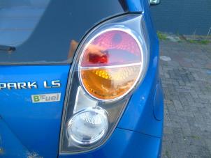 Gebruikte Achterlicht rechts Chevrolet Spark (M300) 1.0 16V Bifuel Prijs € 47,25 Margeregeling aangeboden door Maresia Auto Recycling B.V.