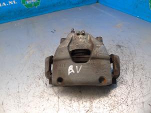 Gebruikte Remklauw (Tang) rechts-voor Ford Fiesta 7 1.0 Active EcoBoost 12V Hybrid 125 Prijs € 42,00 Margeregeling aangeboden door Maresia Auto Recycling B.V.