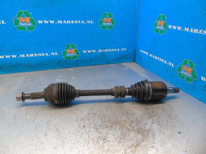 Gebruikte Aandrijfas links-voor Nissan Qashqai (J10) 2.0 16V 4x4 Prijs € 78,75 Margeregeling aangeboden door Maresia Auto Recycling B.V.