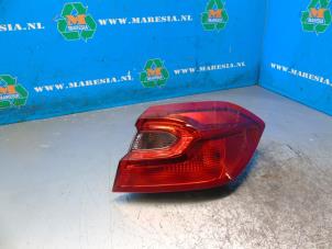 Gebruikte Achterlicht rechts Ford Fiesta 7 1.1 Ti-VCT 12V 85 Prijs € 131,25 Margeregeling aangeboden door Maresia Auto Recycling B.V.
