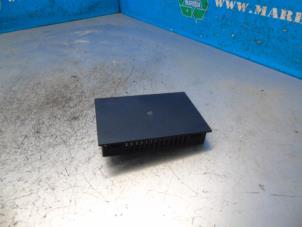 Gebruikte Draadloze oplader Renault Clio V (RJAB) 1.6 E-Tech 145 16V Prijs € 78,75 Margeregeling aangeboden door Maresia Auto Recycling B.V.