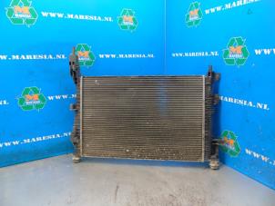 Gebruikte Radiateur Ford C-Max (DXA) 1.0 Ti-VCT EcoBoost 12V 125 Prijs € 89,25 Margeregeling aangeboden door Maresia Auto Recycling B.V.