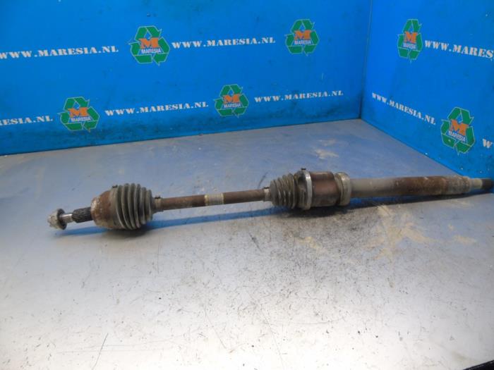 Gebruikte Aandrijfas rechts-voor Ford C-Max (DXA) 1.0 Ti-VCT EcoBoost 12V 125 Prijs € 131,25 Margeregeling aangeboden door Maresia Auto Recycling B.V.