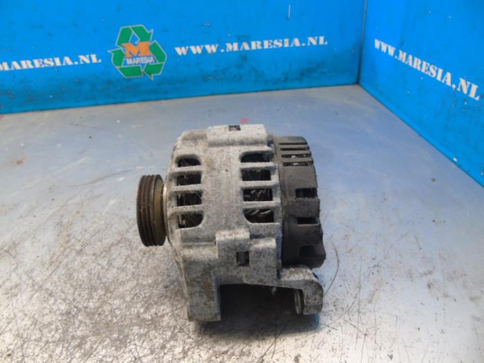 Gebruikte Dynamo Dacia Sandero I (BS) 1.2 16V Prijs € 26,25 Margeregeling aangeboden door Maresia Auto Recycling B.V.