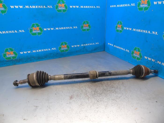 Gebruikte Aandrijfas rechts-voor Opel Astra K Sports Tourer 1.4 Turbo 16V Prijs € 105,00 Margeregeling aangeboden door Maresia Auto Recycling B.V.