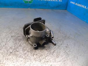 Gebruikte Gasklephuis Toyota RAV4 (A3) 2.2 D-4D-F 16V 4x4 Prijs € 73,50 Margeregeling aangeboden door Maresia Auto Recycling B.V.