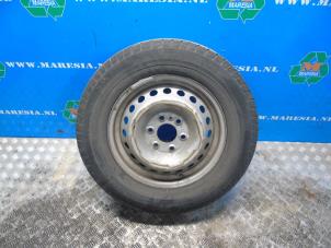 Gebruikte Velg + Band Iveco New Daily VI 33S14, 35C14, 35S14 Prijs € 115,50 Margeregeling aangeboden door Maresia Auto Recycling B.V.