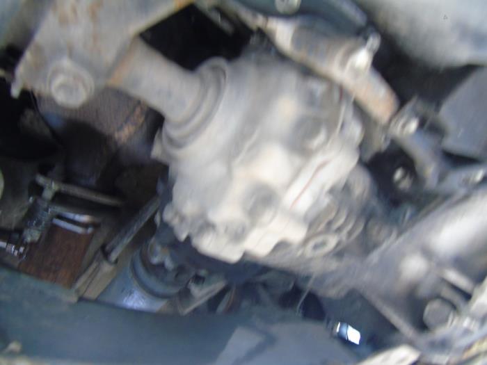Gebruikte Tussenbak 4x4 Toyota RAV4 (A4) 2.2 D-4D 16V 4x4 Prijs € 472,50 Margeregeling aangeboden door Maresia Auto Recycling B.V.