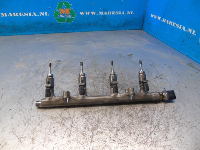 Gebruikte Injector brug Skoda Karoq 1.5 TSI 16V Prijs € 105,00 Margeregeling aangeboden door Maresia Auto Recycling B.V.