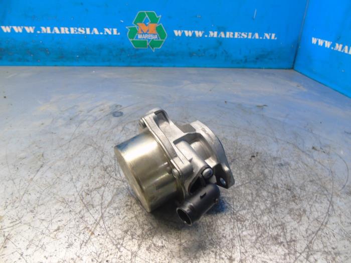 Gebruikte Vacuumpomp (Diesel) Renault Express 1.5 dCi 95 Prijs € 68,25 Margeregeling aangeboden door Maresia Auto Recycling B.V.