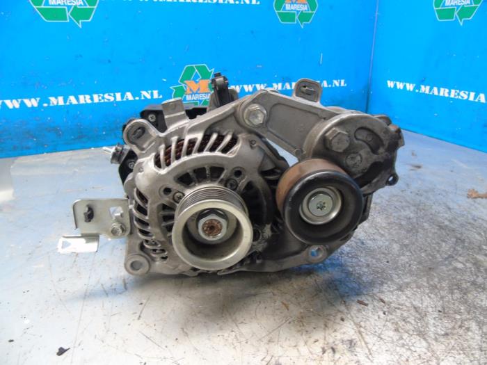 Gebruikte Dynamo Suzuki Swift (ZC/ZD) 1.2 Dual Jet 16V Smart Hybrid Prijs € 472,50 Margeregeling aangeboden door Maresia Auto Recycling B.V.