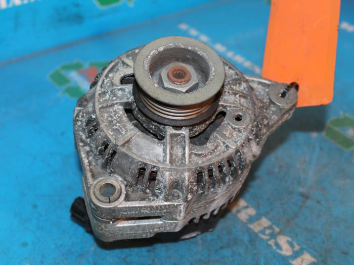 Gebruikte Dynamo Toyota Carina E (T19) 2.0 GLi 16V Prijs € 26,25 Margeregeling aangeboden door Maresia Auto Recycling B.V.