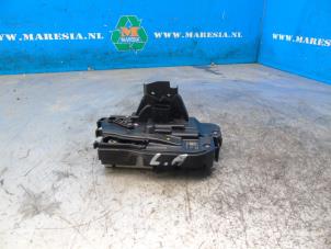 Gebruikte Deurslot Mechaniek 4Deurs links-achter Ford Fiesta 7 1.0 EcoBoost 12V 100 Prijs € 42,00 Margeregeling aangeboden door Maresia Auto Recycling B.V.