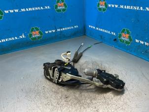 Gebruikte Deurslot Mechaniek 4Deurs links-voor Lexus LS (F4) 600h 5.0 32V VVT-i Prijs € 157,50 Margeregeling aangeboden door Maresia Auto Recycling B.V.