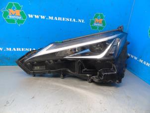 Gebruikte Linker Koplamp Lexus UX 250h 2.0 16V Prijs € 1.260,00 Margeregeling aangeboden door Maresia Auto Recycling B.V.