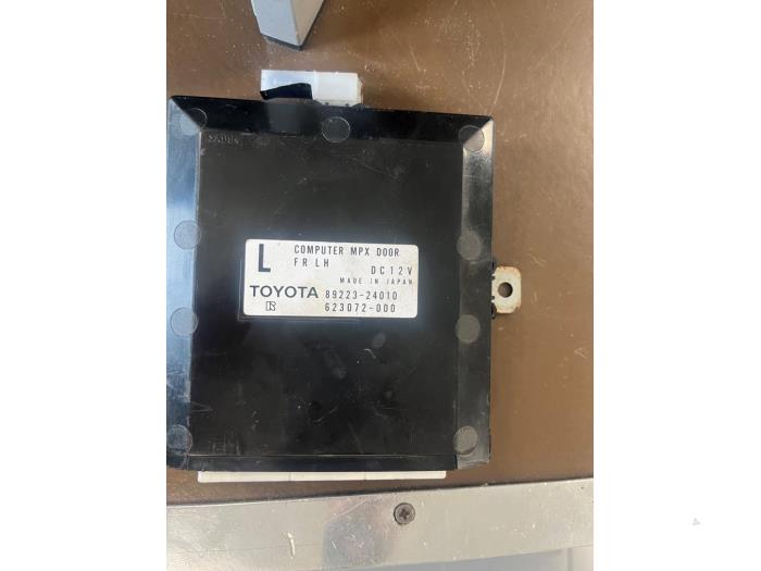 Gebruikte Bodycontrol Module Lexus SC 430 4.3i 32V VVT-i Prijs € 78,75 Margeregeling aangeboden door Maresia Auto Recycling B.V.