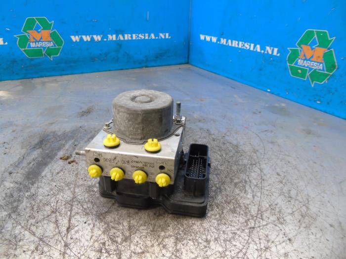 Gebruikte ABS Pomp Mitsubishi Space Star (A0) 1.0 12V Prijs € 157,50 Margeregeling aangeboden door Maresia Auto Recycling B.V.