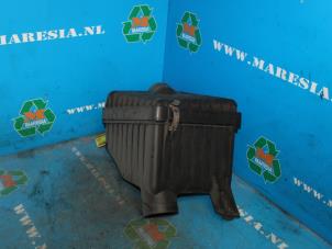 Gebruikte Luchtfilterhuis Chevrolet Nubira (J200) 2.0 16V Prijs € 26,25 Margeregeling aangeboden door Maresia Auto Recycling B.V.