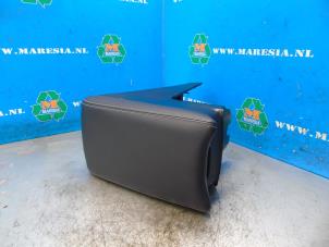 Gebruikte Armsteun Mitsubishi Eclipse Cross (GK/GL) 2.4 16V PHEV 4x4 Prijs € 131,25 Margeregeling aangeboden door Maresia Auto Recycling B.V.