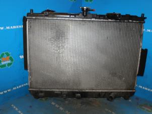 Gebruikte Radiateur Kia Carens II (FJ) 2.0 CRDI 16V Prijs € 52,50 Margeregeling aangeboden door Maresia Auto Recycling B.V.