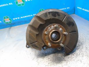 Gebruikte Fusee links-achter Ford Kuga II 2.0 TDCi 16V 180 4x4 Prijs € 157,50 Margeregeling aangeboden door Maresia Auto Recycling B.V.