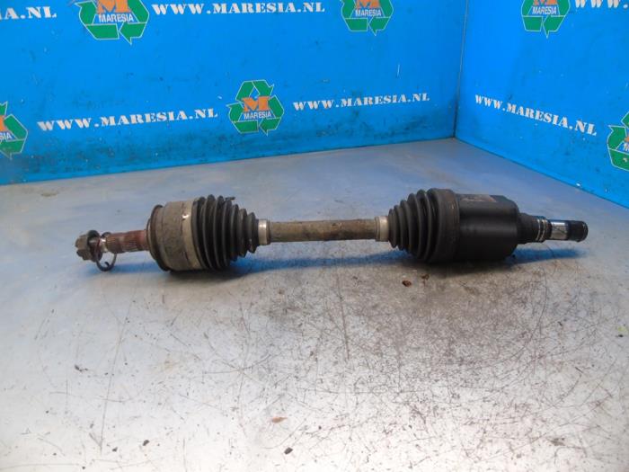 Gebruikte Aandrijfas links-voor Chevrolet Cruze (305) 1.6 16V VVT Prijs € 105,00 Margeregeling aangeboden door Maresia Auto Recycling B.V.