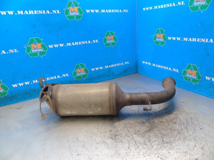 Gebruikte Roetfilter Opel Vivaro 2.5 CDTI DPF Prijs € 262,50 Margeregeling aangeboden door Maresia Auto Recycling B.V.