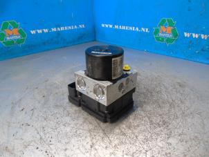 Gebruikte ABS Pomp Volvo V40 (MV) 1.6 D2 Prijs € 105,00 Margeregeling aangeboden door Maresia Auto Recycling B.V.