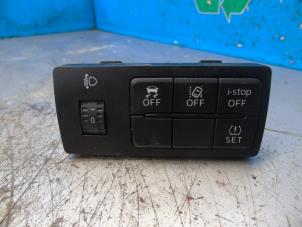 Gebruikte Schakelaar Mazda 2 (DJ/DL) 1.5 SkyActiv-G 90 Prijs € 47,25 Margeregeling aangeboden door Maresia Auto Recycling B.V.