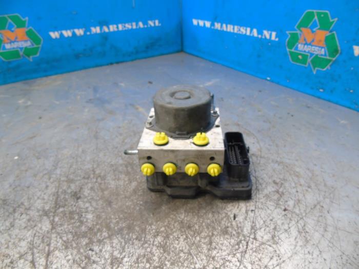 Gebruikte ABS Pomp Nissan Micra (K13) 1.2 12V Prijs € 157,50 Margeregeling aangeboden door Maresia Auto Recycling B.V.