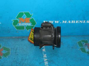 Gebruikte Luchthoeveelheidsmeter Ford Mondeo II 2.0i 16V Prijs € 15,75 Margeregeling aangeboden door Maresia Auto Recycling B.V.