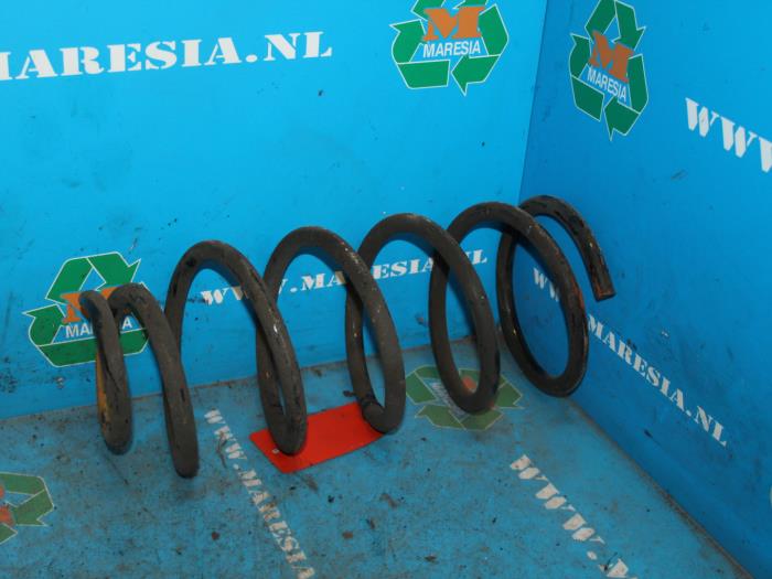 Rear coil spring Kia Sorento