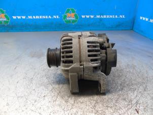 Gebruikte Dynamo Opel Astra H (L48) 1.6 16V Prijs € 42,00 Margeregeling aangeboden door Maresia Auto Recycling B.V.