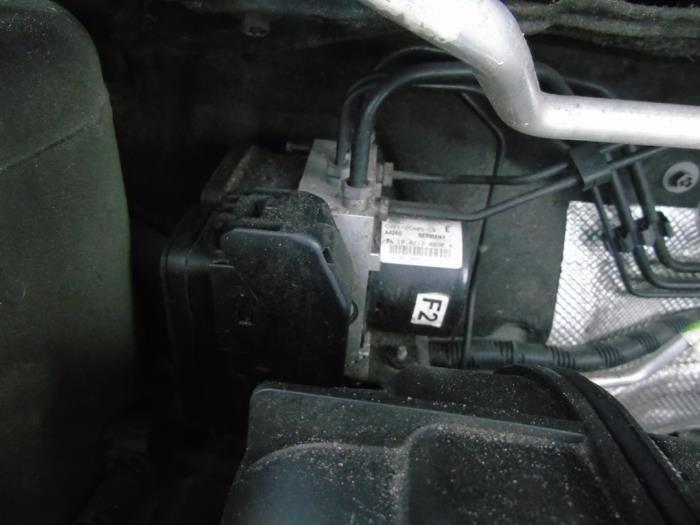 Gebruikte ABS Pomp Ford Fiesta 6 (JA8) 1.25 16V Prijs € 210,00 Margeregeling aangeboden door Maresia Auto Recycling B.V.
