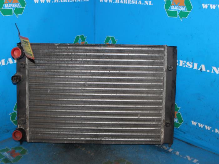Gebruikte Radiateur Volkswagen Vento (1H2) 1.6 i Prijs € 52,50 Margeregeling aangeboden door Maresia Auto Recycling B.V.