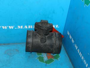 Gebruikte Luchthoeveelheidsmeter Opel Omega B (25/26/27) 2.5i V6 24V Prijs € 21,00 Margeregeling aangeboden door Maresia Auto Recycling B.V.