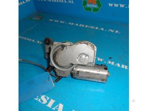 Gebruikte Ruitenwissermotor achter Opel Tigra (75) 1.4i 16V Prijs € 26,25 Margeregeling aangeboden door Maresia Auto Recycling B.V.