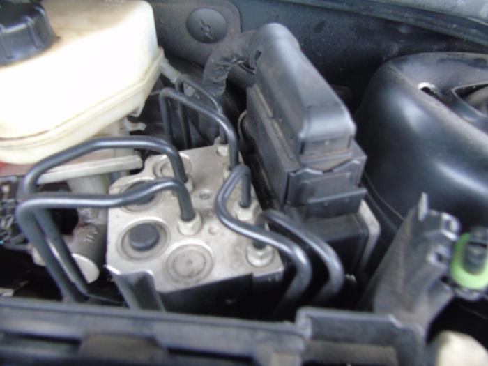 Gebruikte ABS Pomp Saab 9-3 II Sport Sedan (YS3F) 1.8t 16V Prijs € 157,50 Margeregeling aangeboden door Maresia Auto Recycling B.V.